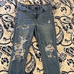 DISTRESSED AMERICAN EAGLE SKINNY JEANS!!!